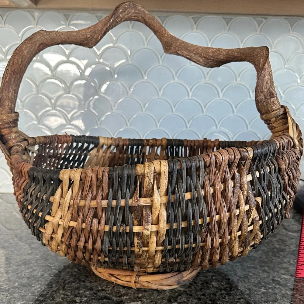 Vintage X LARGE Primitive Woven Melon Gathering Basket God’s Eye W Branch Handle